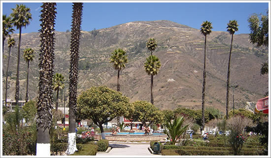 Foto de la plaza de armas de Carhuaz